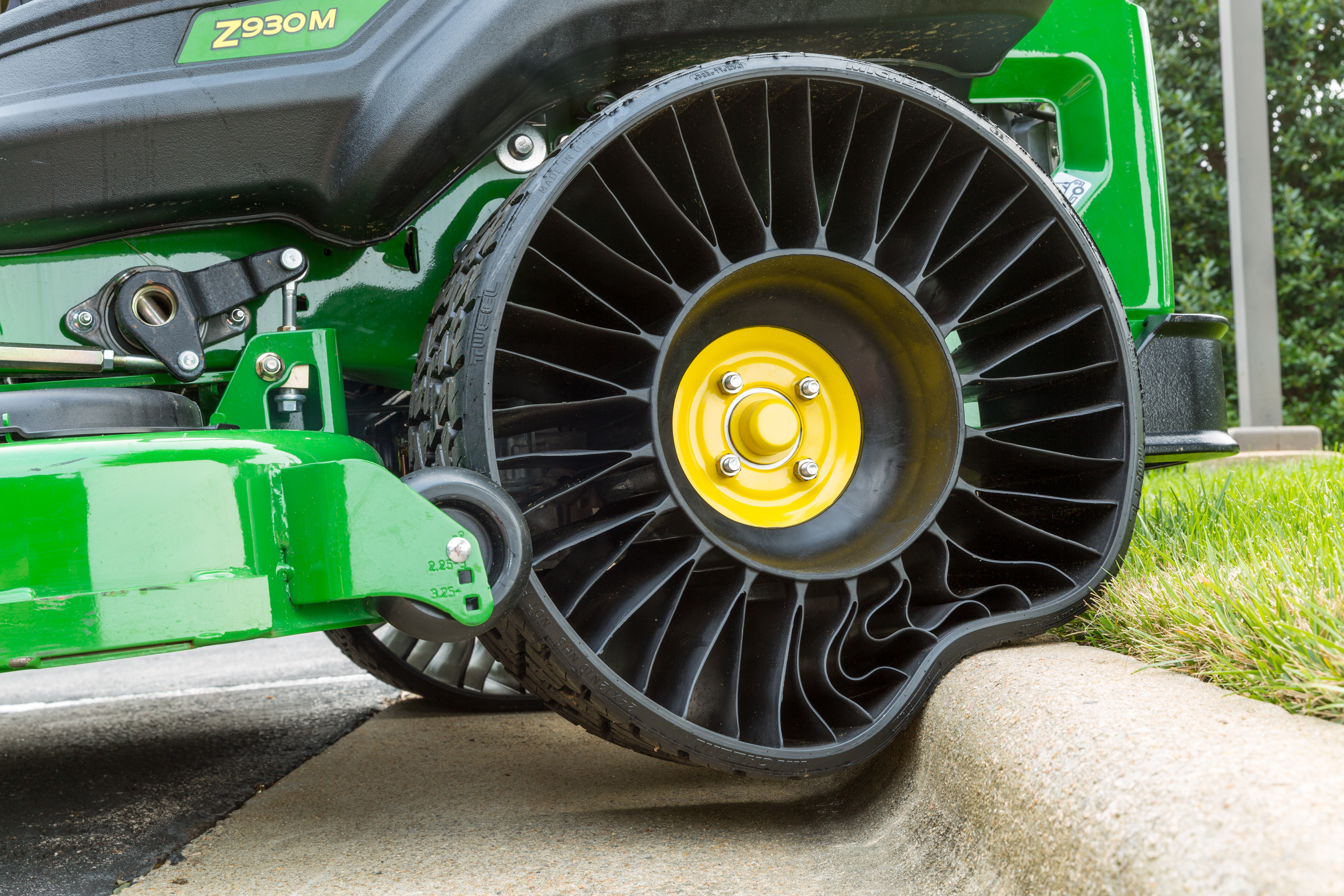 Michelin X Tweel Turf